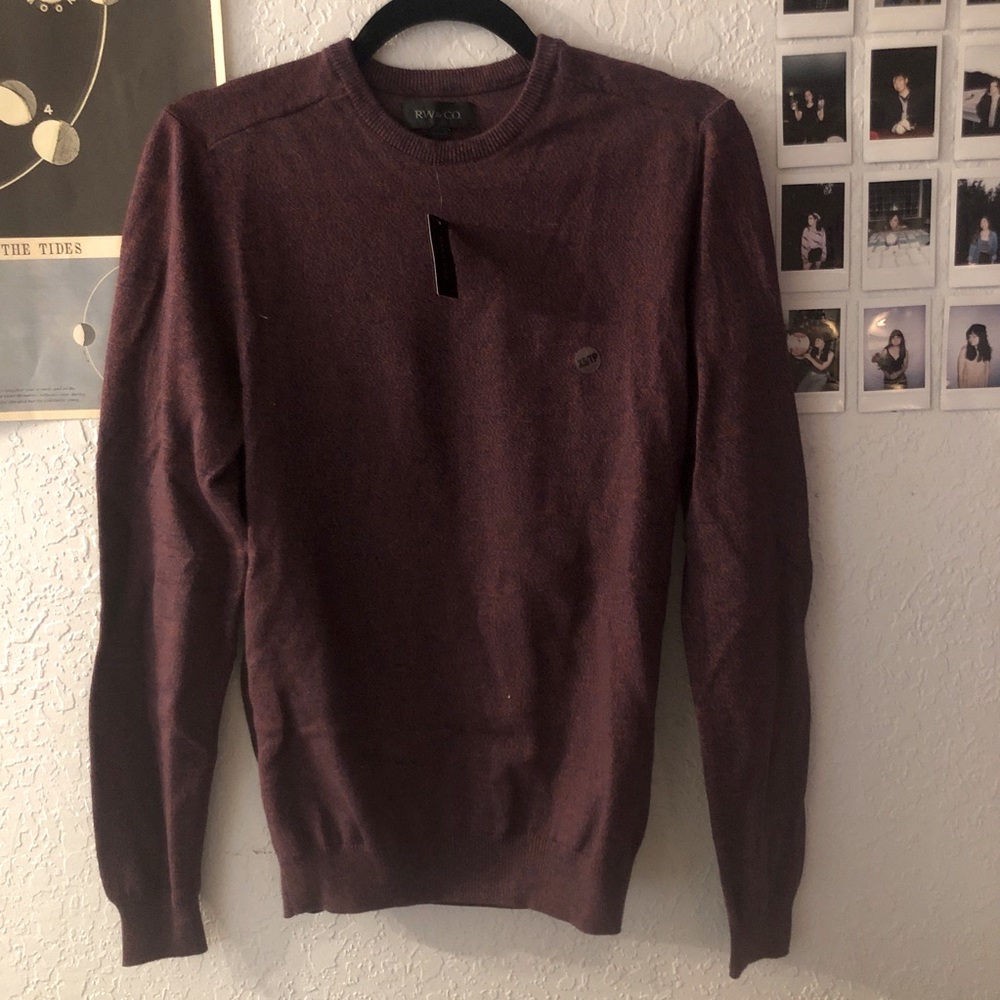 Men’s crew neck sweater